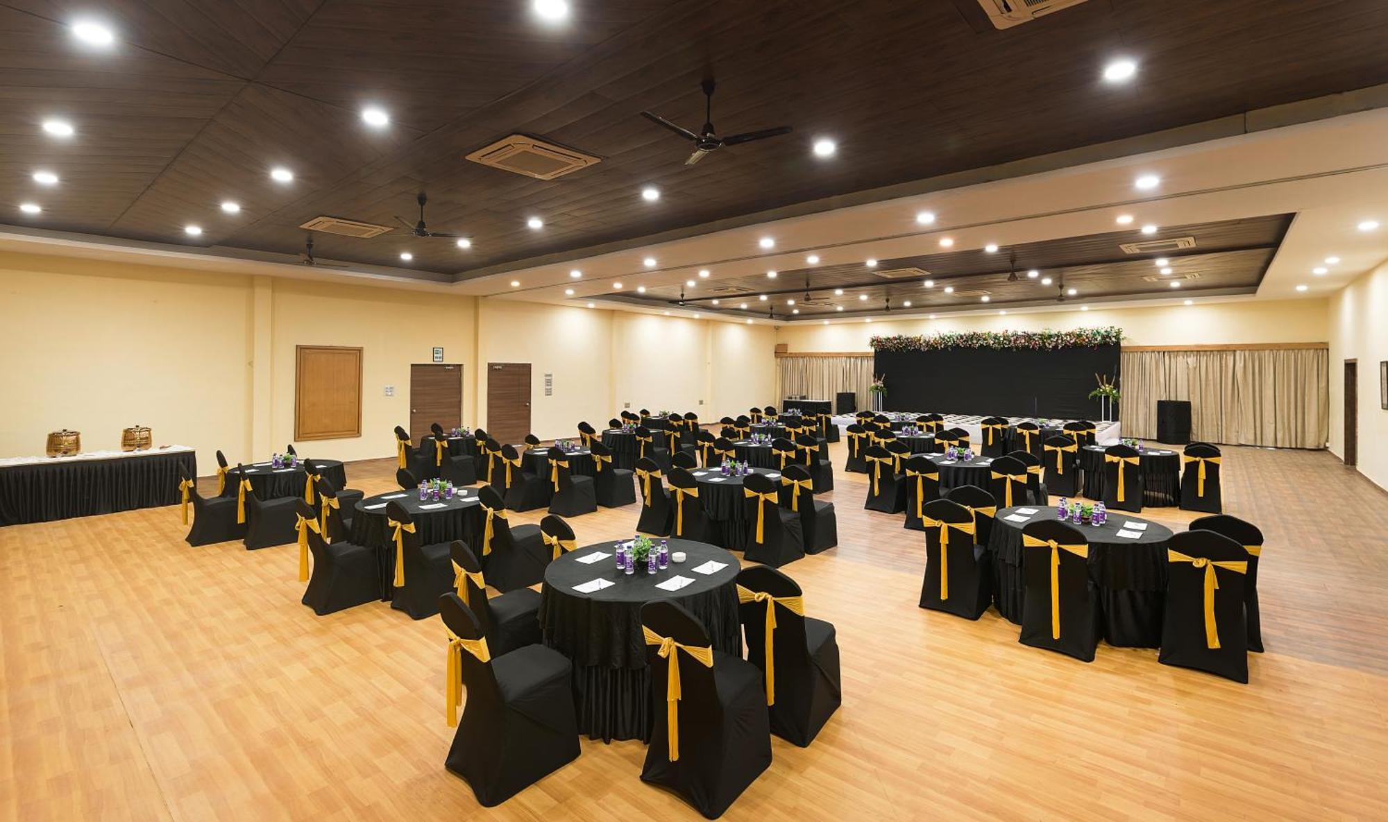 Manas Lifestyle Resort, Igatpuri Exteriör bild