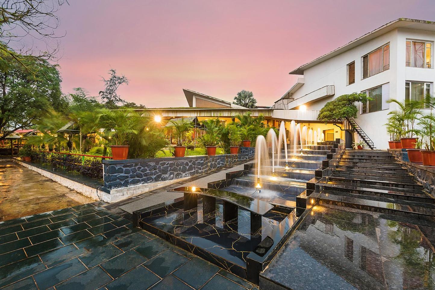 Manas Lifestyle Resort, Igatpuri Exteriör bild