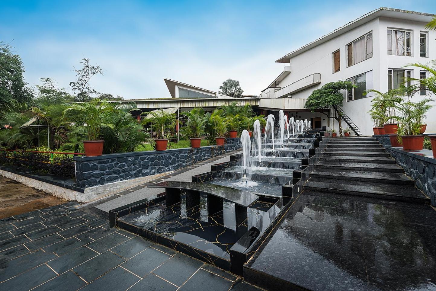 Manas Lifestyle Resort, Igatpuri Exteriör bild