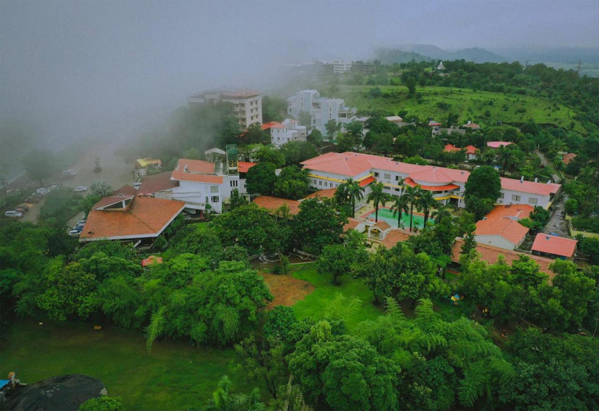 Manas Lifestyle Resort, Igatpuri Exteriör bild